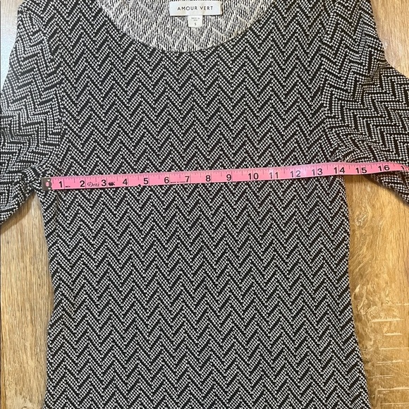 Amour Vert Herringbone Mini Sweater Dress Black Cream Small Like New 3/4 Sleeve - Picture 7 of 11
